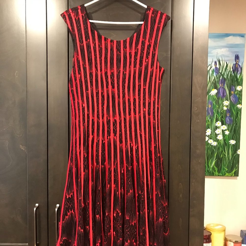 Lace and ribbon sleeveless dress